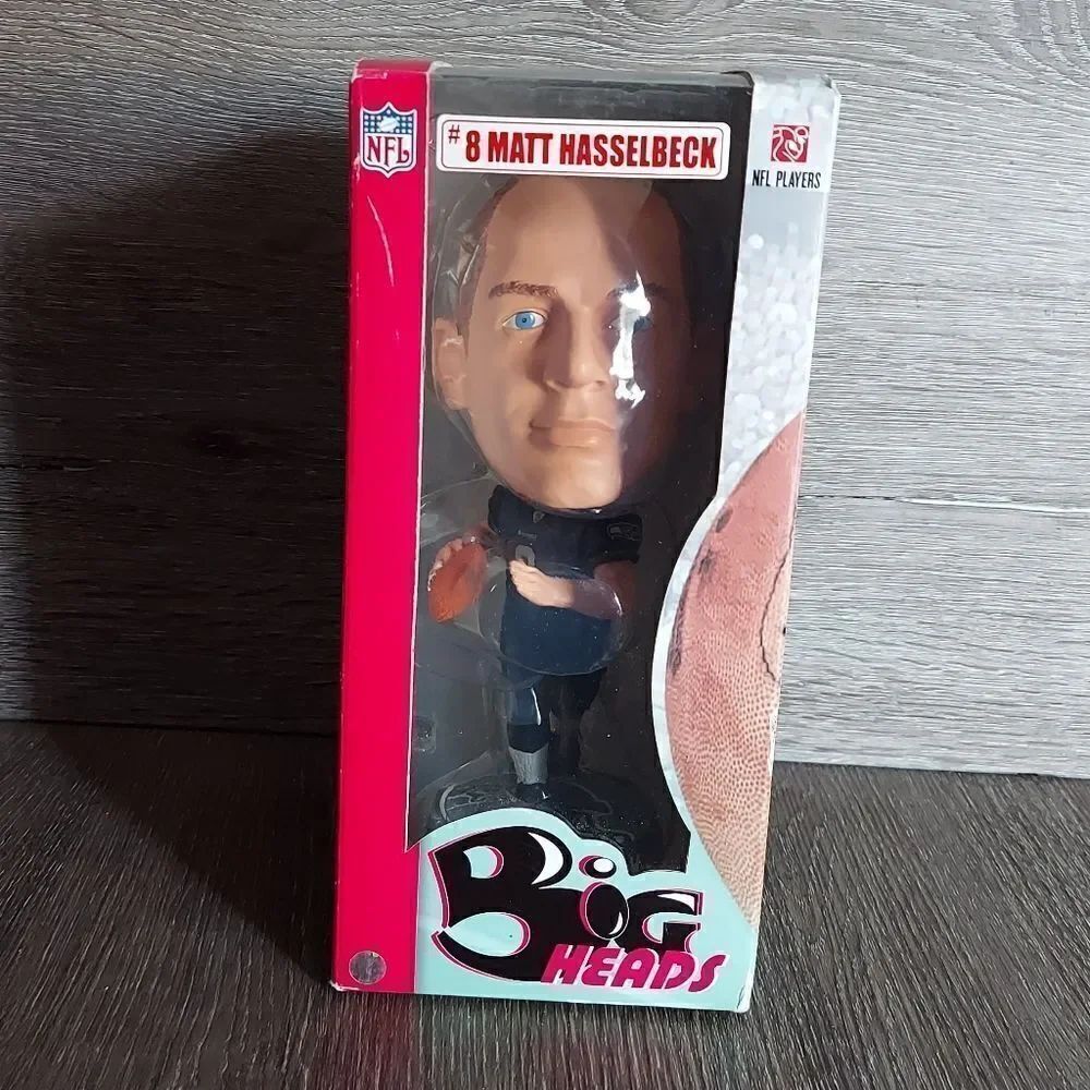 SEATTLE SEAHAWKS MATT HASSELBECK #8 NFL FOOTBALL PHATHEAD BOBBLE HEAD